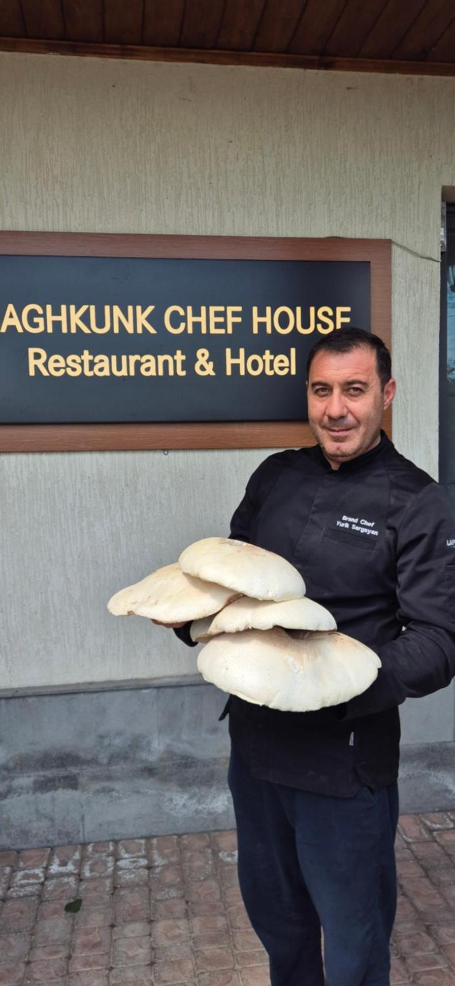 Tsaghkunk Chef House Hotel & Restaurant Sevan Buitenkant foto